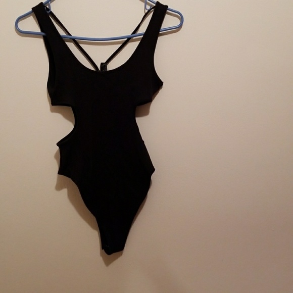 New black cutout bodysuit - Picture 2 of 2